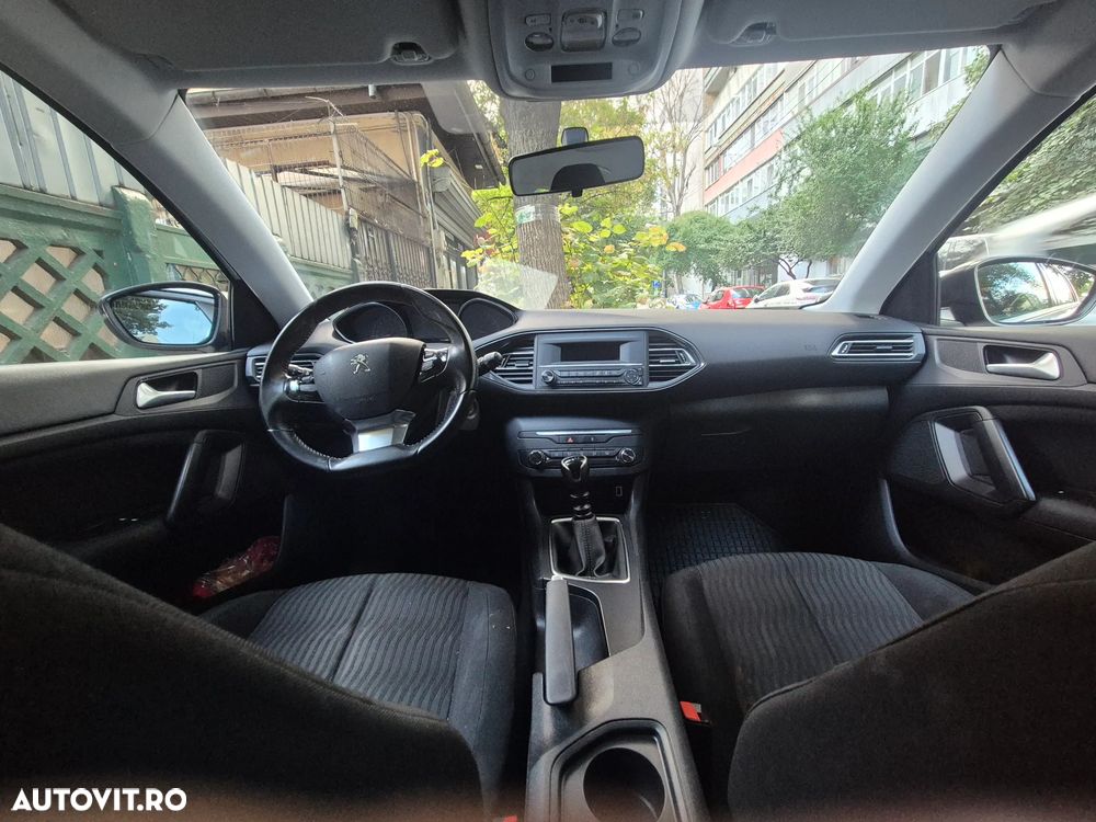 Peugeot 308 1.2 L PureTech Turbo S&S Active - 7