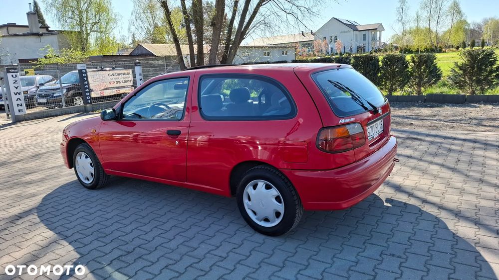Nissan Almera 1.4 S - 9