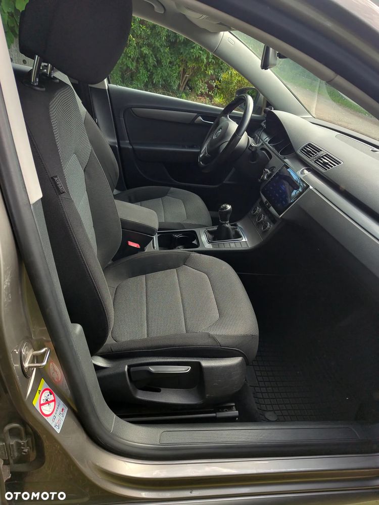 Volkswagen Passat 2.0 TDI Comfortline - 13