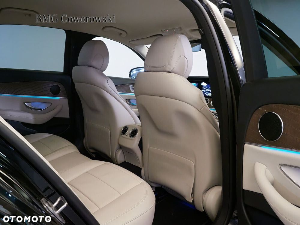 Mercedes-Benz Klasa E 220 d 4-Matic AMG/Avantgarde - 9