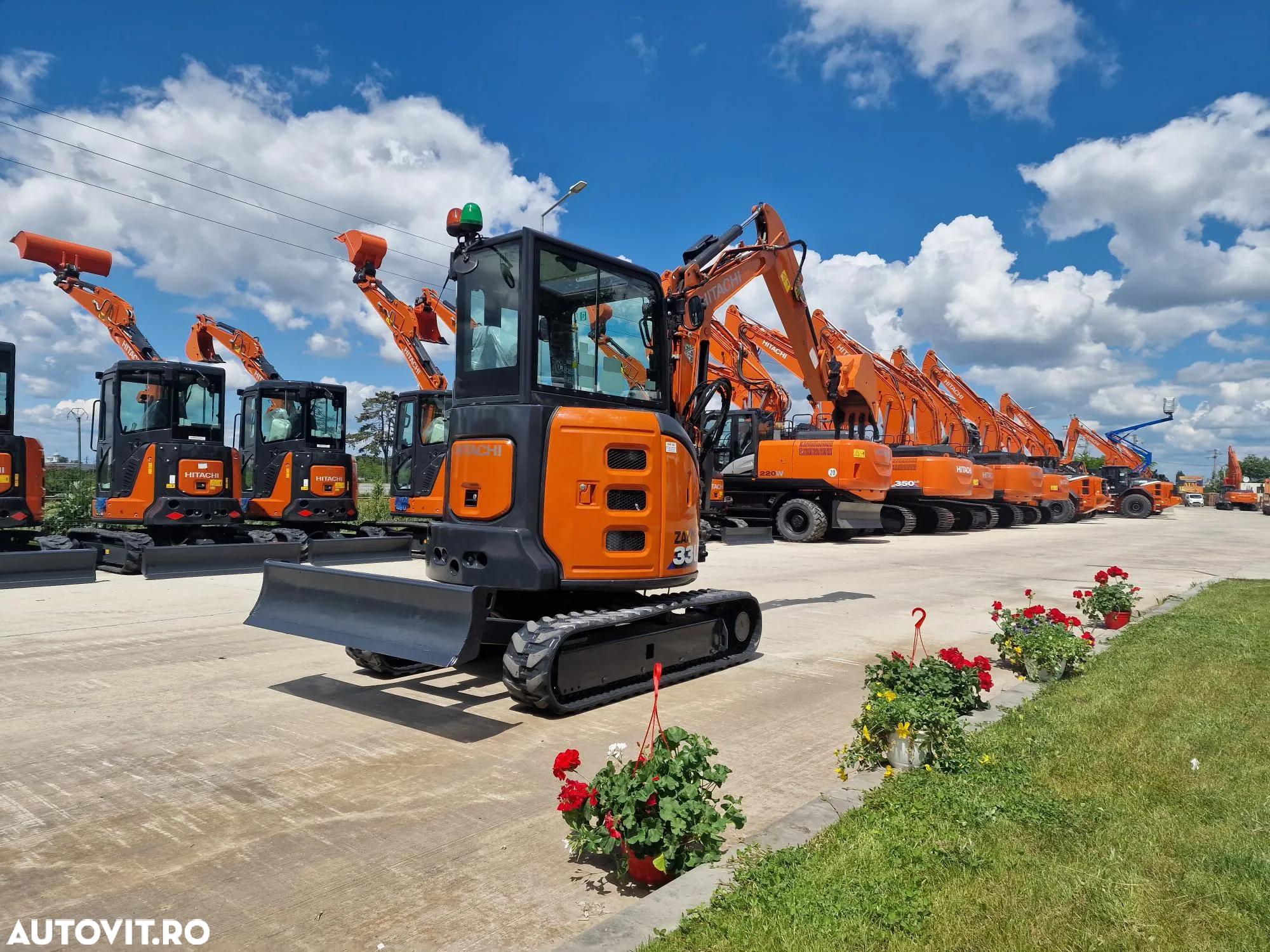 Hitachi ZX33, 3,7 tone, 2023/05, 1.163h, CUPLA RAPIDA+3 CUPE NOI, Senile 80% bune, Instalatia de picon pe brate, Sistem antifurt, Aer conditioinat, adanc sapare 4mc, ridica tevi de 2,5tone, STARE FOARTE BUNA< CA NOU, posibilitate leasing 4 ani-36900 EUR+Tva - 5