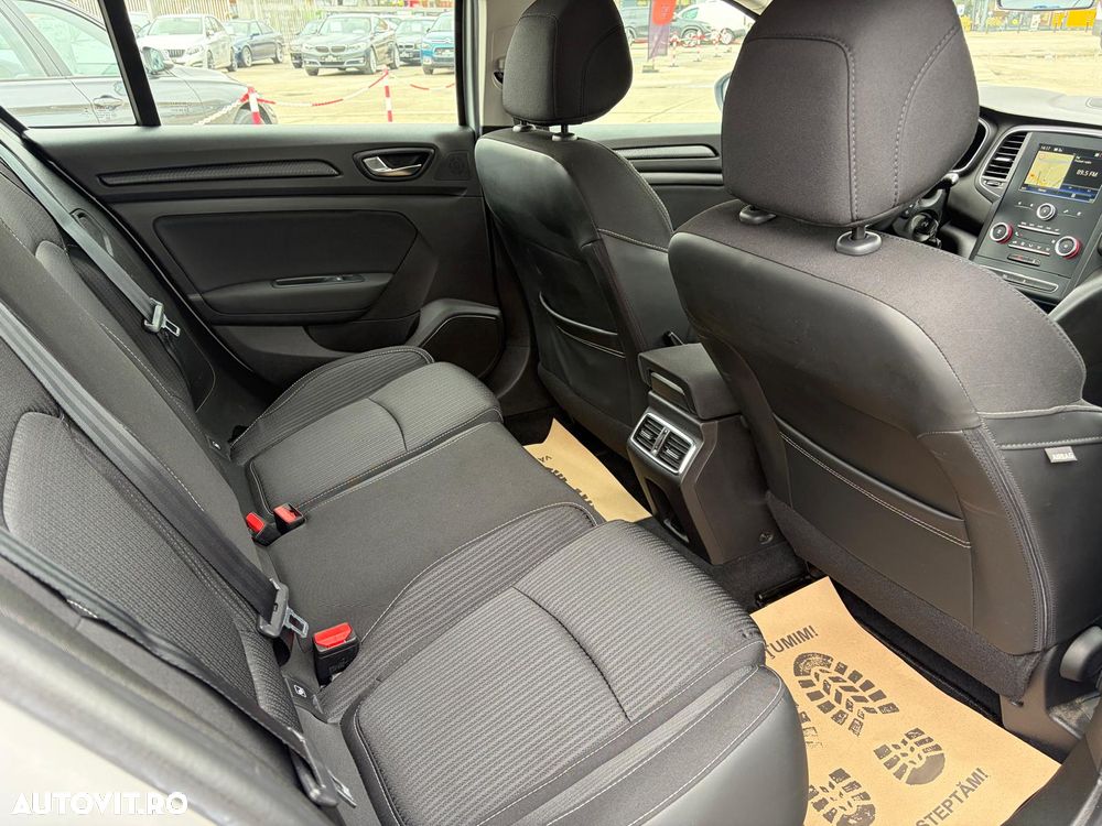 Renault Megane TCe GPF Business - 10