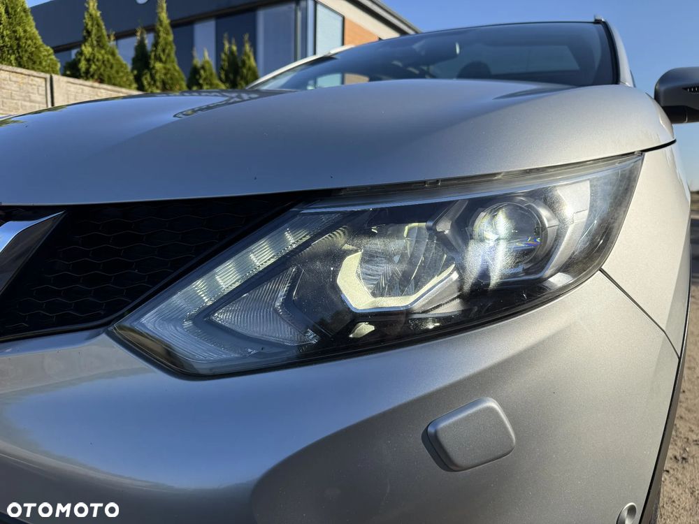 Nissan Qashqai 1.6 dCi 4x4 Tekna - 4