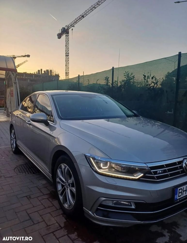 Volkswagen Passat 2.0 TDI DSG Comfortline - 1