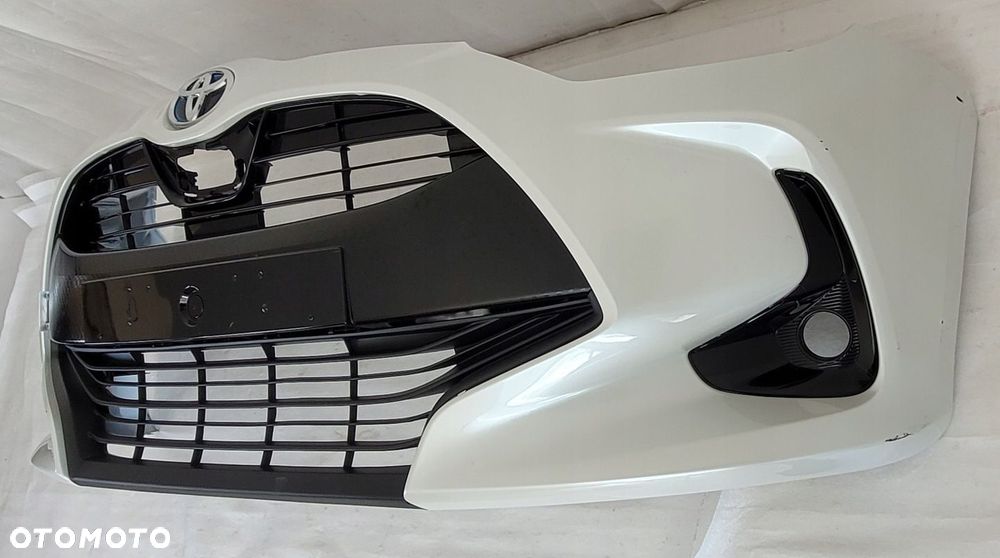 ZDERZAK PRZÓD ZNACZEK KRATKA TOYOTA YARIS IV 2019- 52119-K0050 52119-K0050 - 7