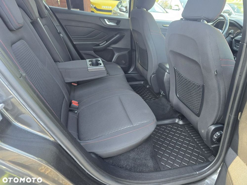 Ford Focus - 12