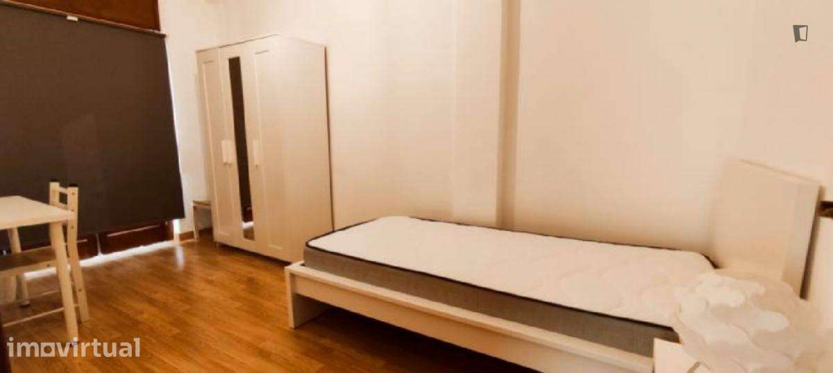 Quarto - localizado em Lisbon - Grande imagem: 2/16