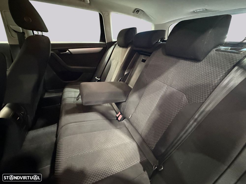 VW Passat Variant 1.6 TDI Confortline - 30