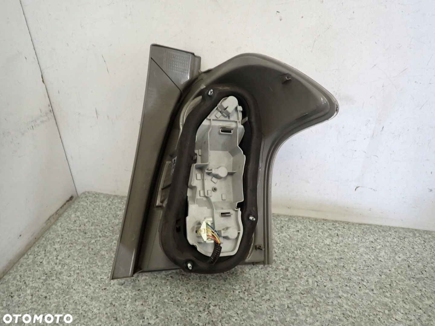 TOYOTA COROLLA VERSO 07- LAMPA TYLNA LEWA LIFT - 7