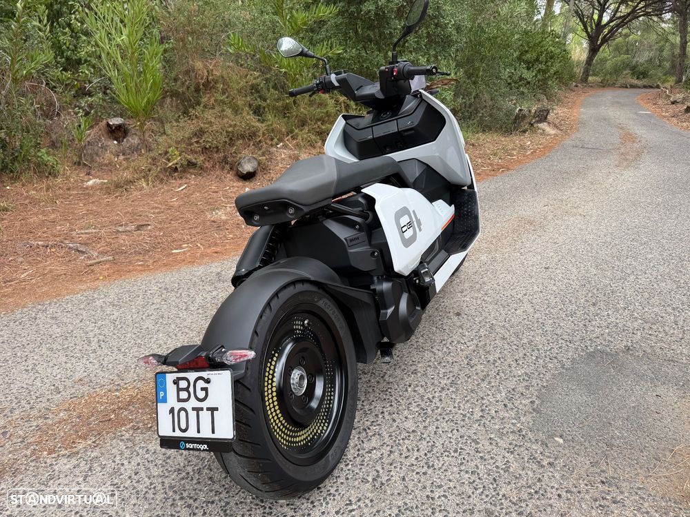 BMW CE 04 - 15