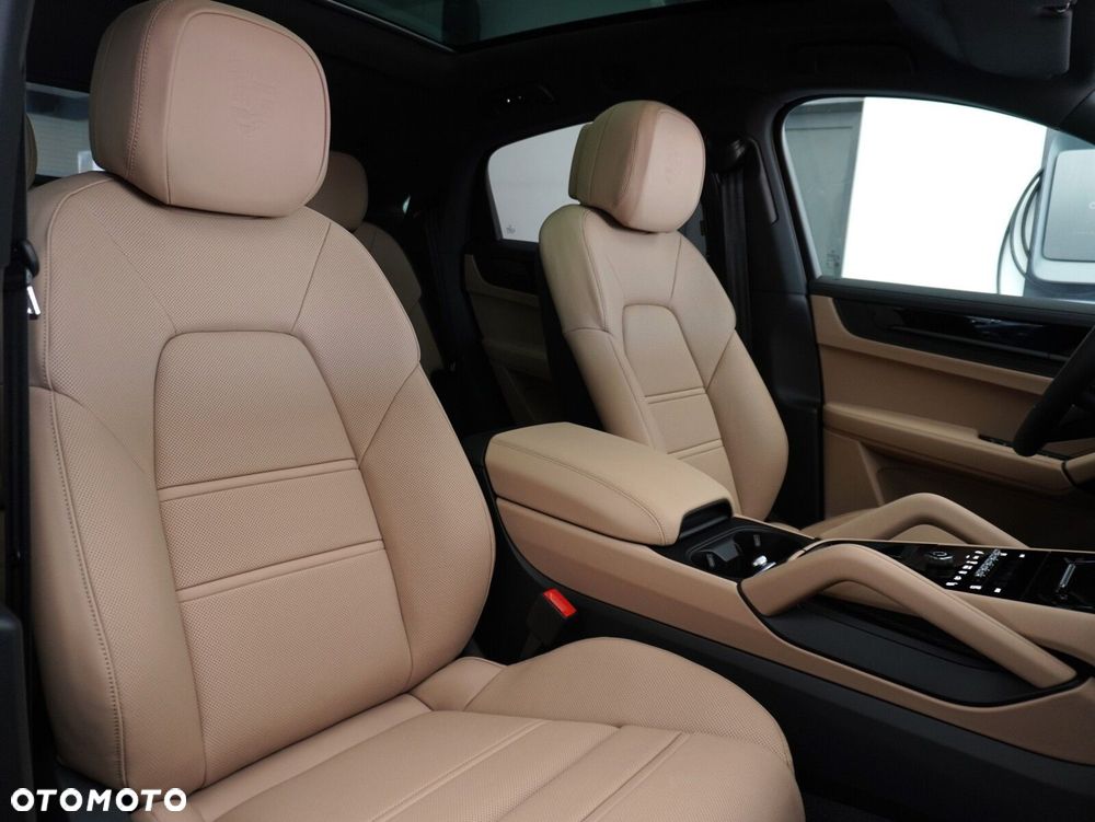 Porsche Cayenne E-Hybrid PHEV Black Edition - 31