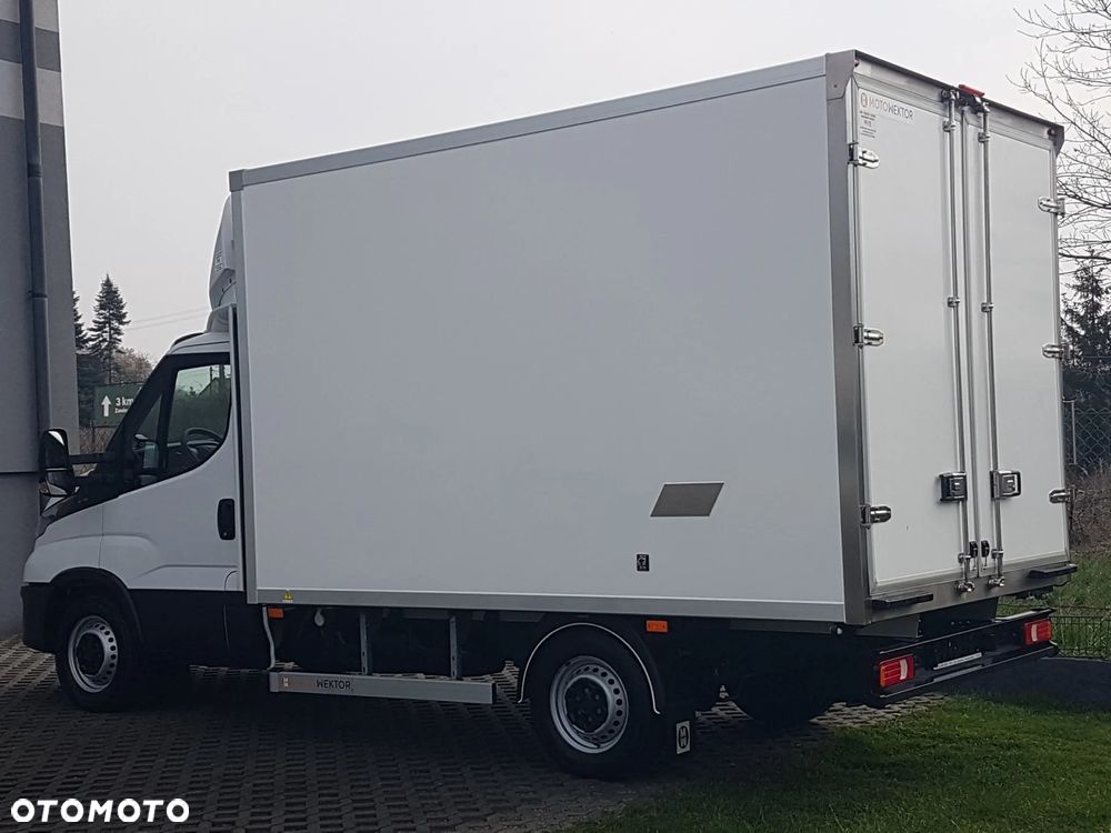 Iveco DAILY 35S16 CHŁODNIA 6EP MROŹNIA IZOTERMA GRZANIE AGREGAT CARRIER XARIOS 5 ZASILANIE Z SILNIKA + ELEKTRYCZNE - 3