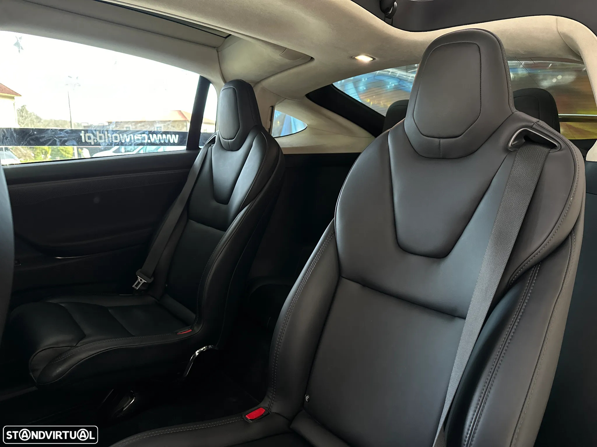 Tesla Model X - 7