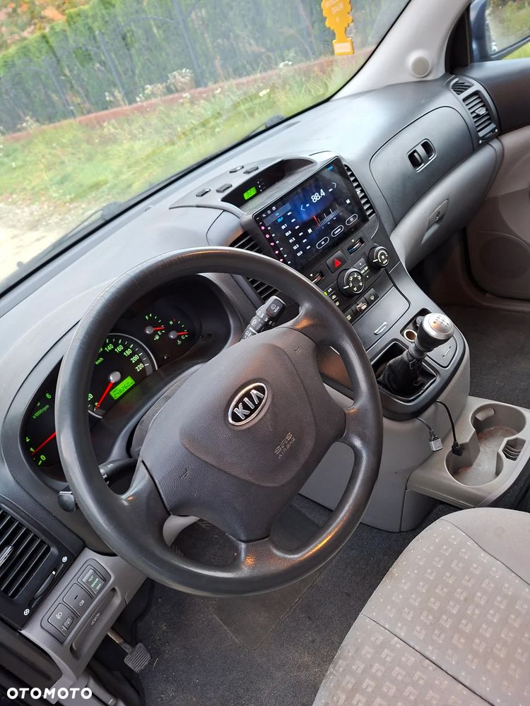 Kia Carnival - 12