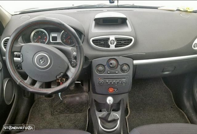Renault Clio III Break 2005 a 2011 - 11