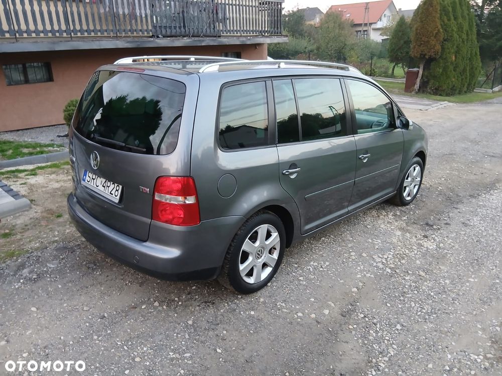 Volkswagen Touran 2003 photo 4