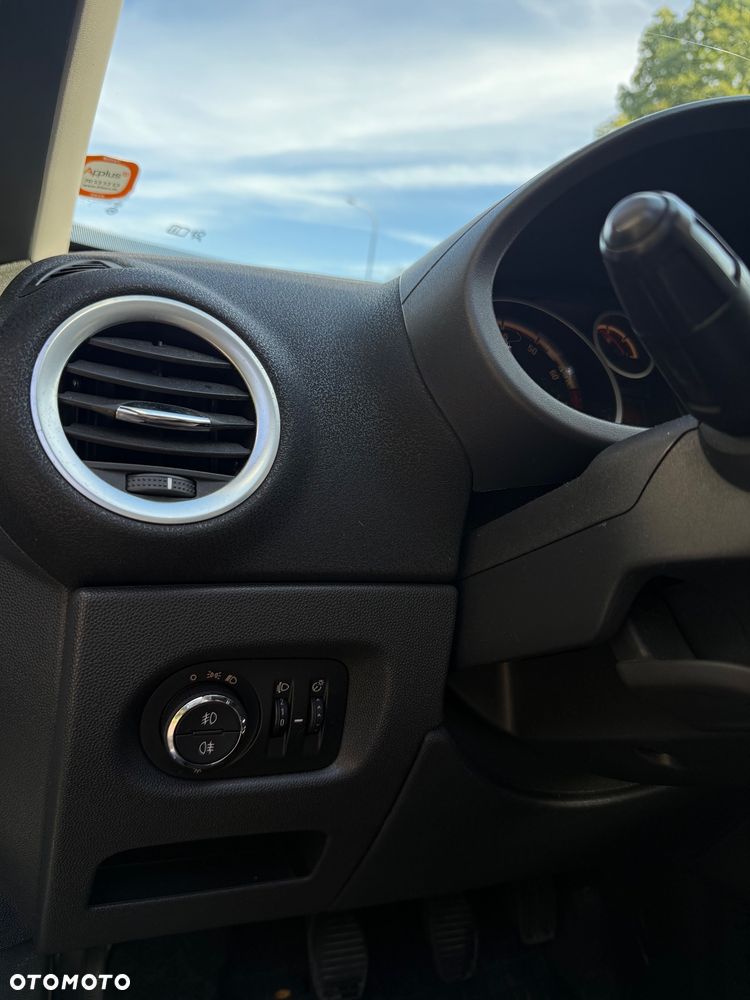 Opel Corsa - 17