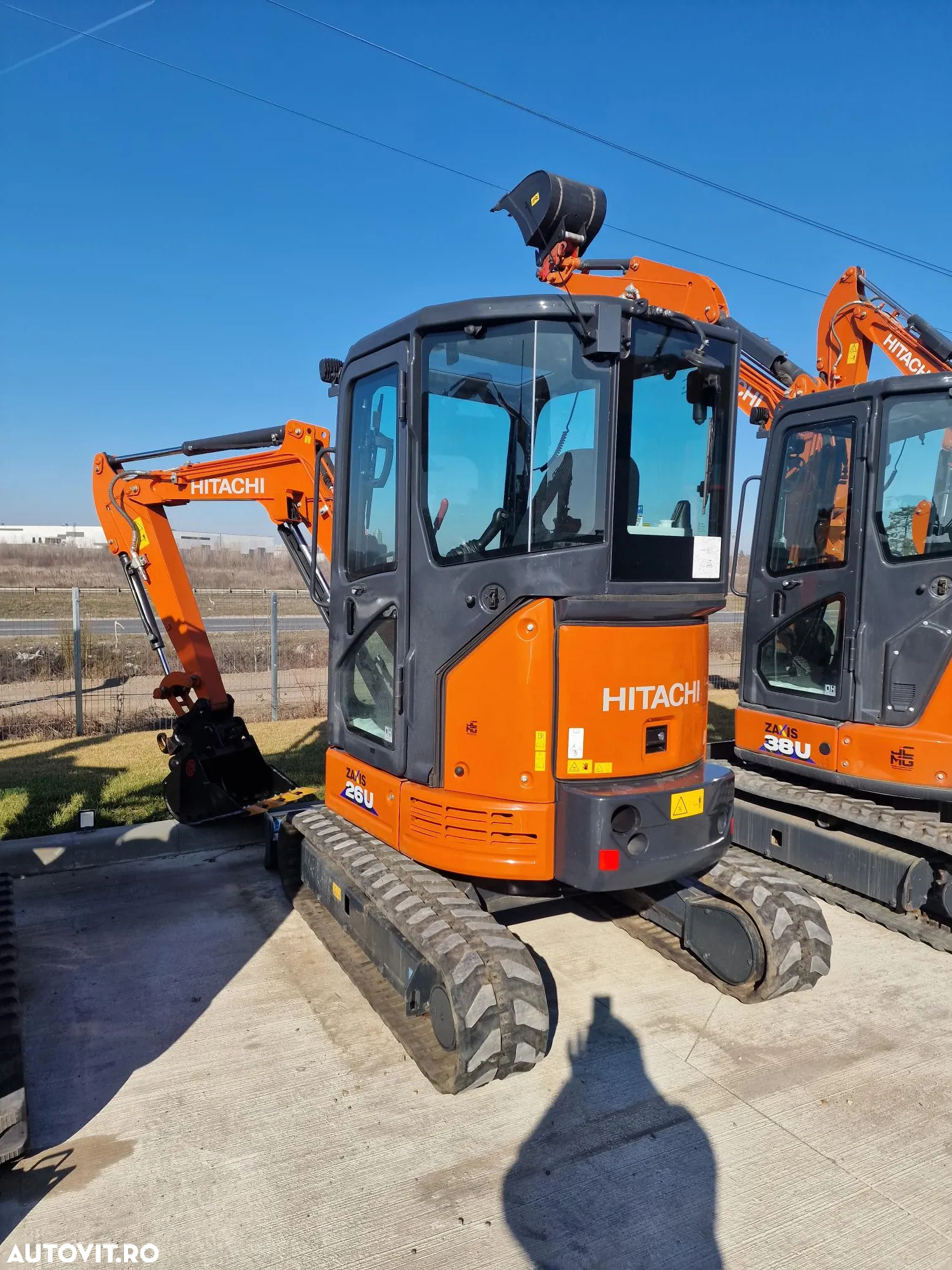 Utilizat Hitachi ZX26U-6, 2,7tone, cupla rapida+2 cupe excav Utilizat Hitachi ZX26U-6, 2,7tone, cupla rapida+2 cupe excav