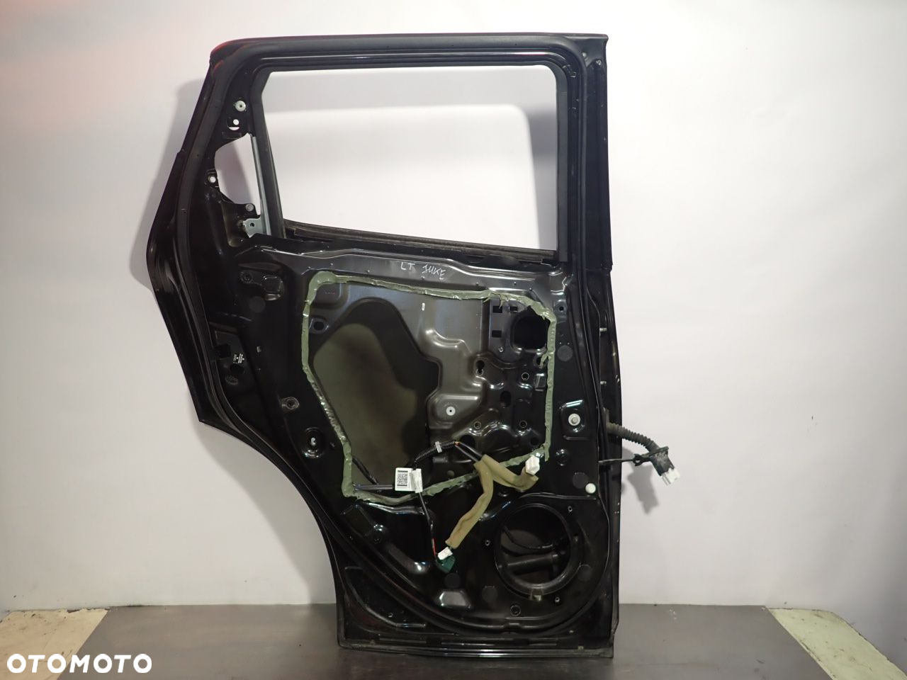 DRZWI LEWY TYŁ NISSAN JUKE I - 8