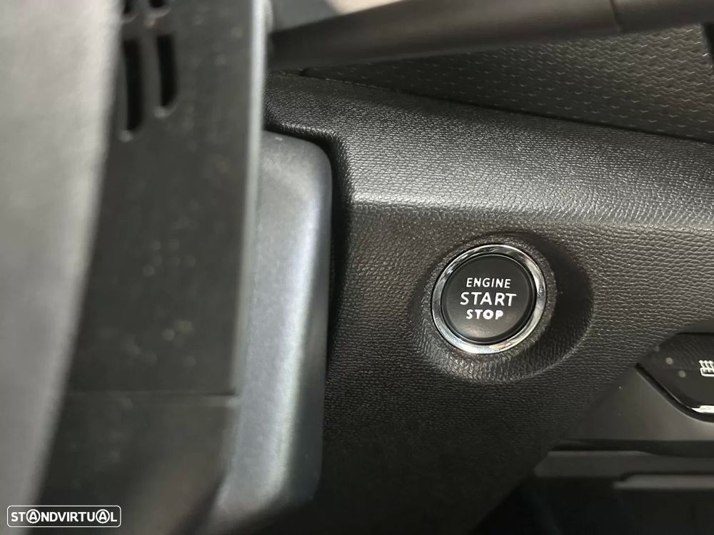 Citroën C4 PureTech 130 Stop&Start EAT8 SHINE - 23