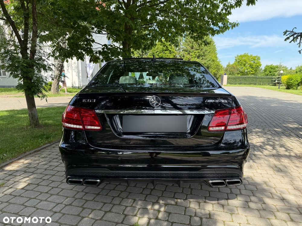 Mercedes-Benz Klasa E 63 AMG S 4-Matic - 6
