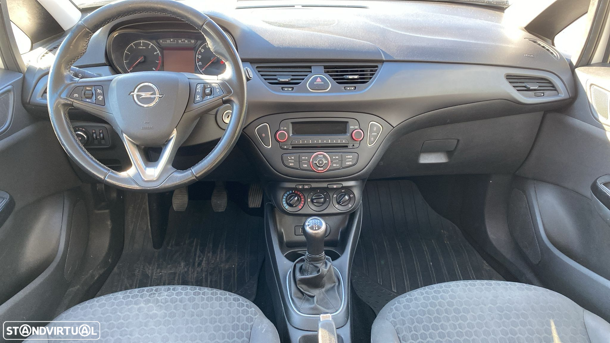 Opel Corsa 1.2 120 Anos - 11