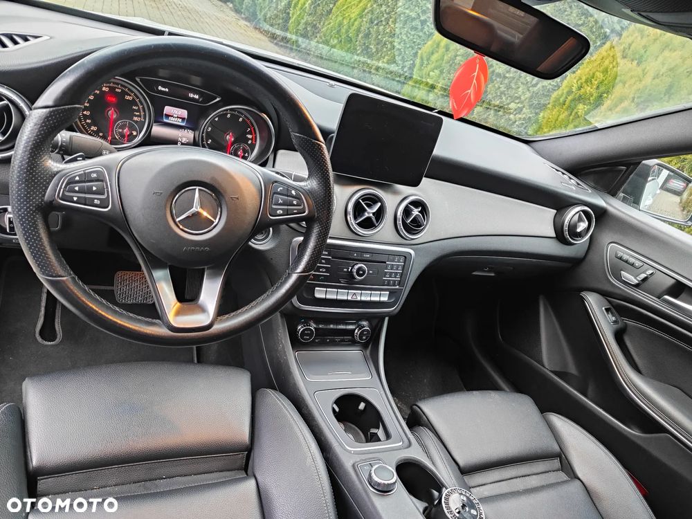 Mercedes-Benz CLA 250 7G-DCT UrbanStyle Edition - 13