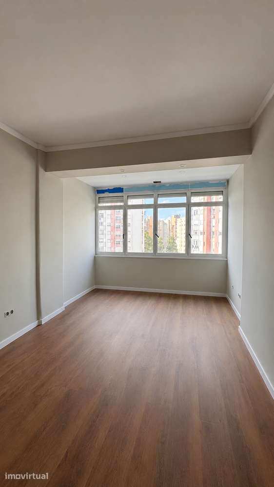 Procura T2 remodelado, espaçoso e pronto habitar? - Grande imagem: 4/7