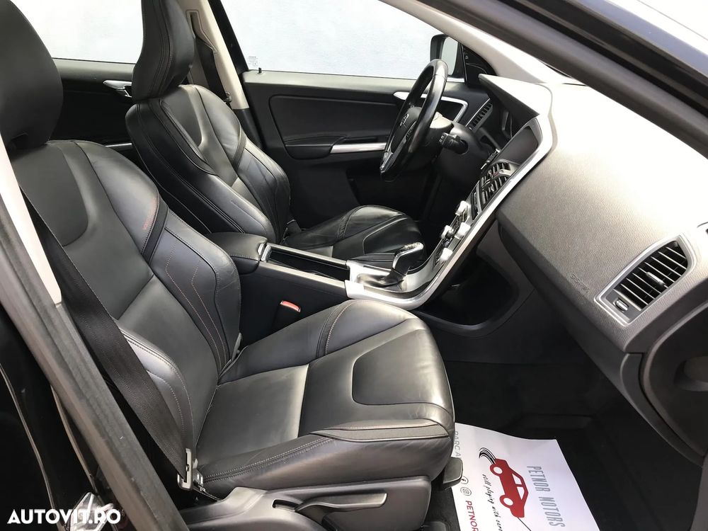 Volvo XC 60 D5 AWD Aut. Ocean Race - 16