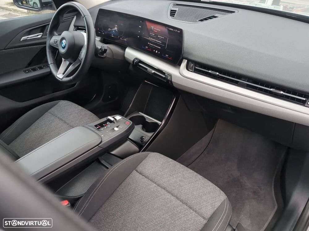 BMW iX1 eDrive20 - 16