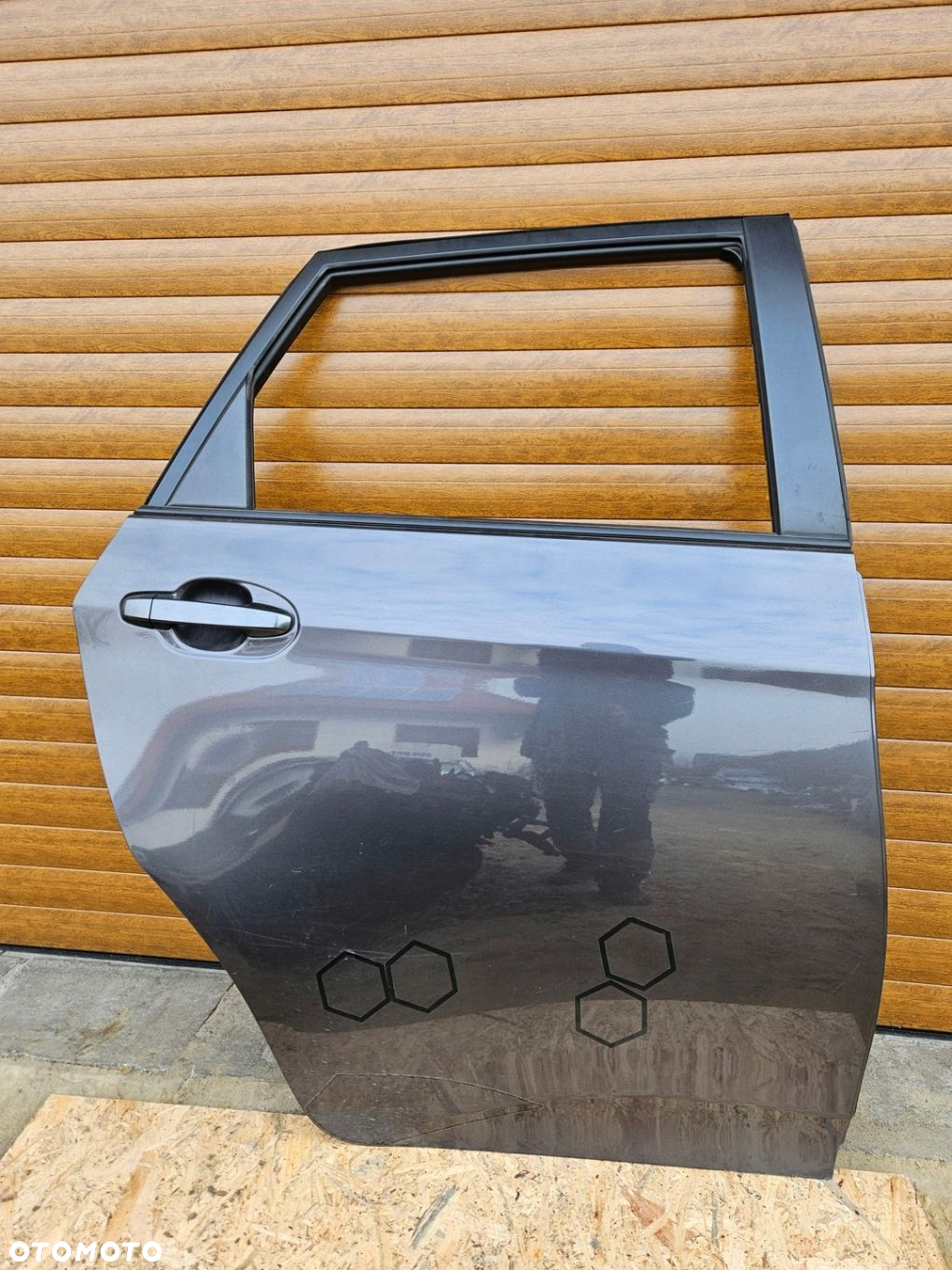 Toyota VERSO S verso-s drzwi tylne prawe 1G3 - 2