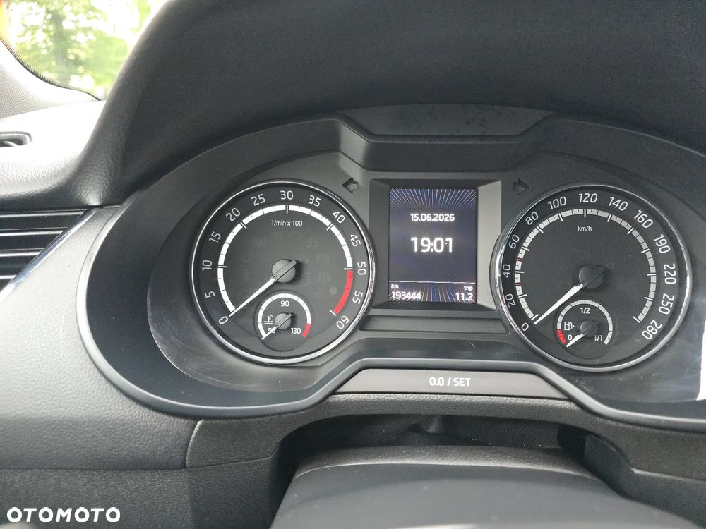 Skoda Octavia 2.0 TDI RS DSG - 12