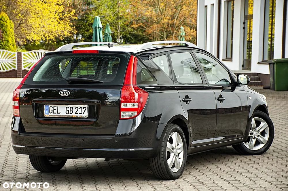 Kia Ceed 1.6 CVVT Dream-Team Edition - 10