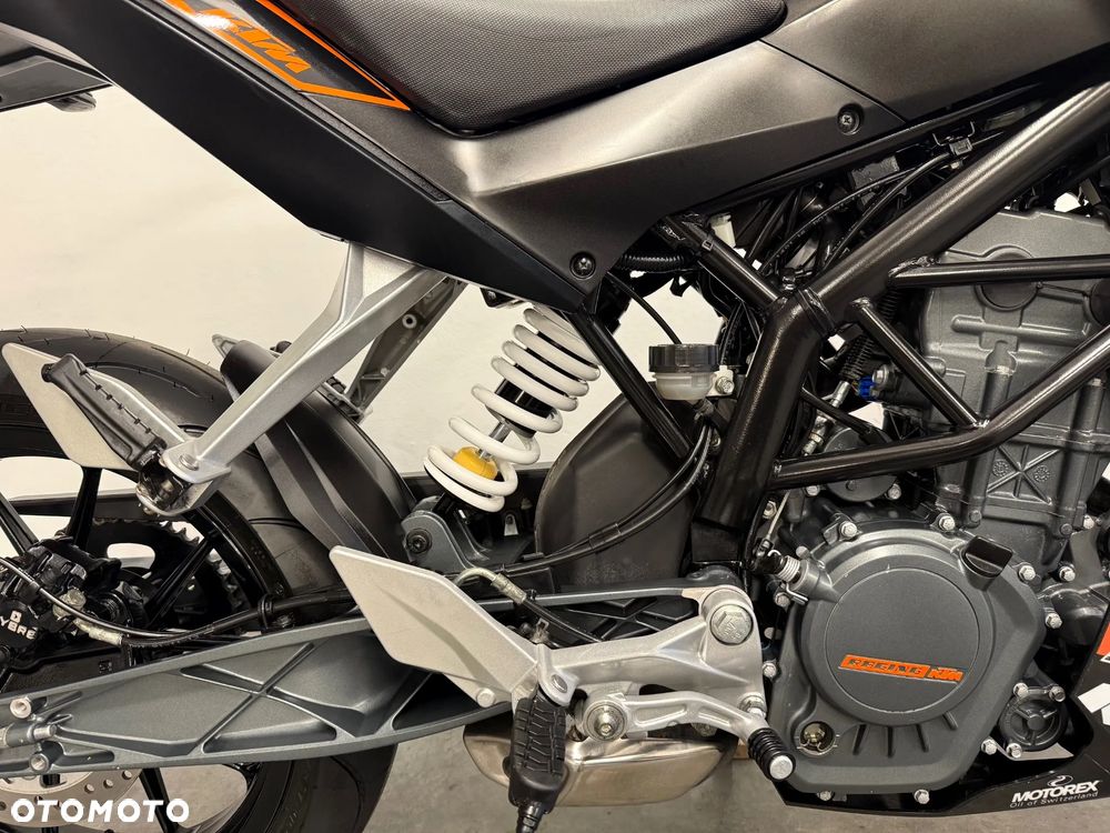 KTM Duke 125 - 32