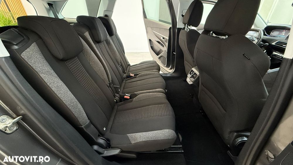 Peugeot 5008 - 26