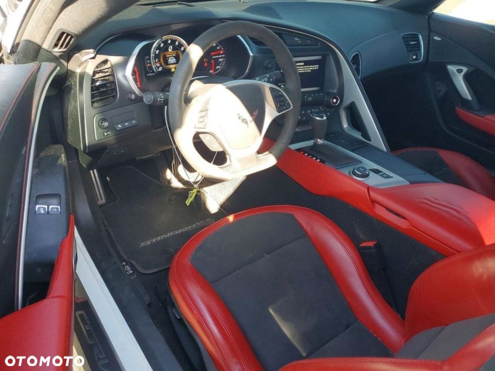 Chevrolet Corvette - 8