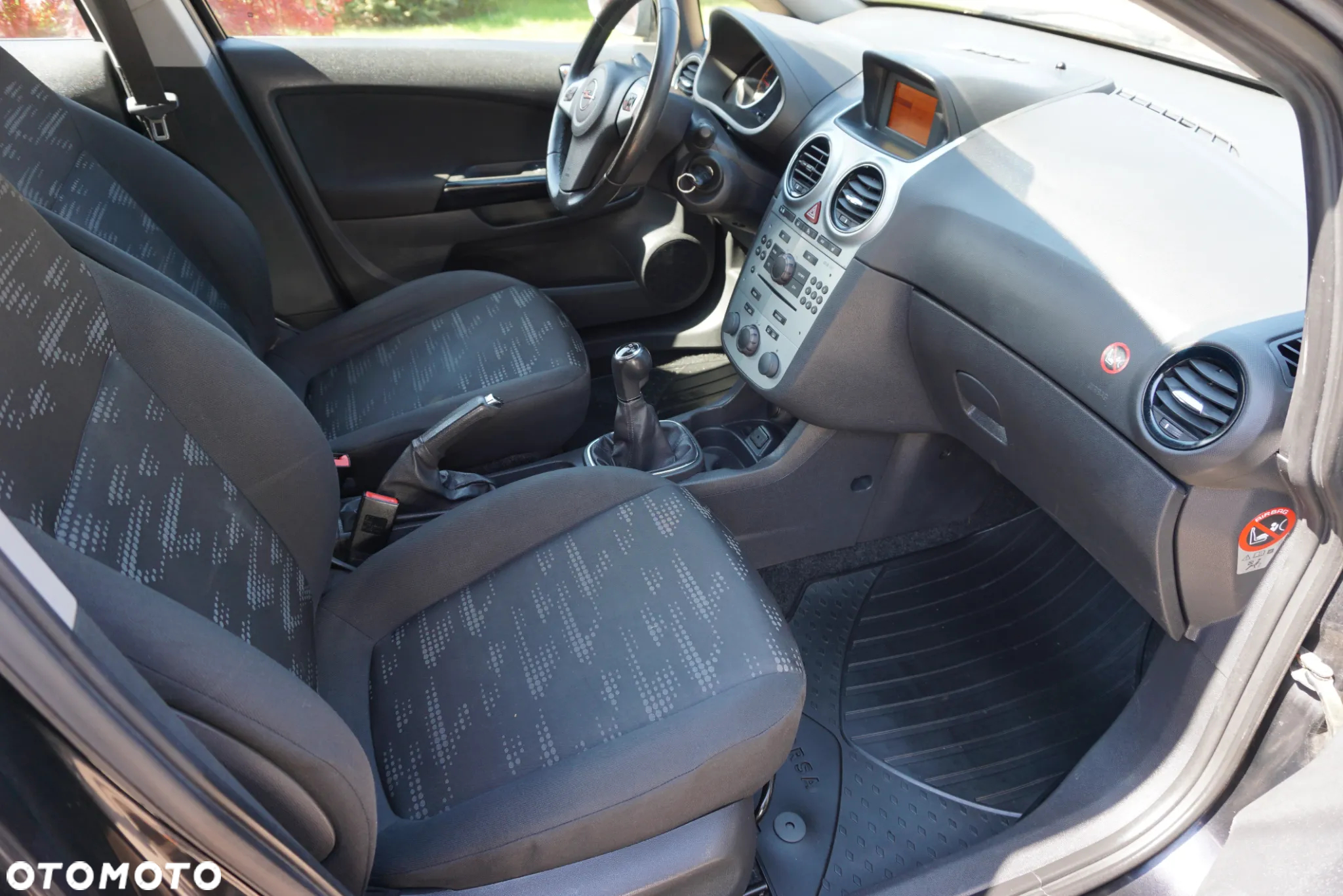 Opel Corsa 1.2 16V Essentia - 15