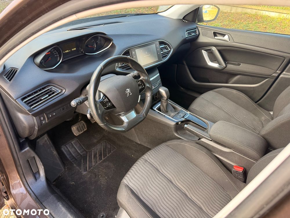 Peugeot 308 1.2 PureTech Allure S&S - 9