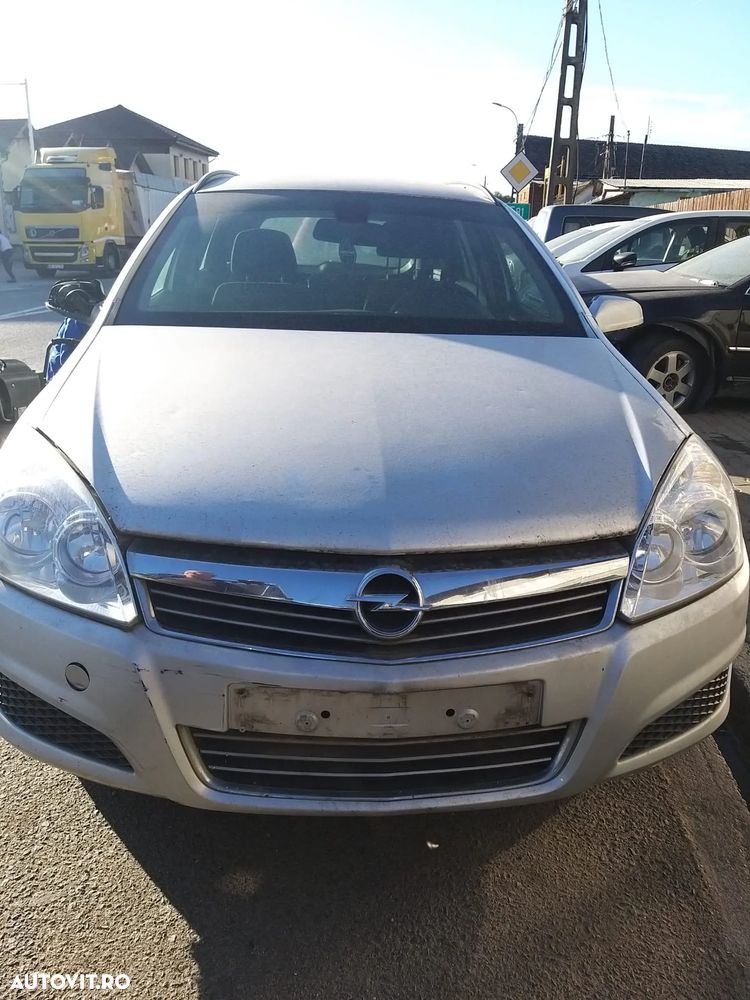 Dezmembram Opel Astra H 1.3 CDTI din 2008 - 1