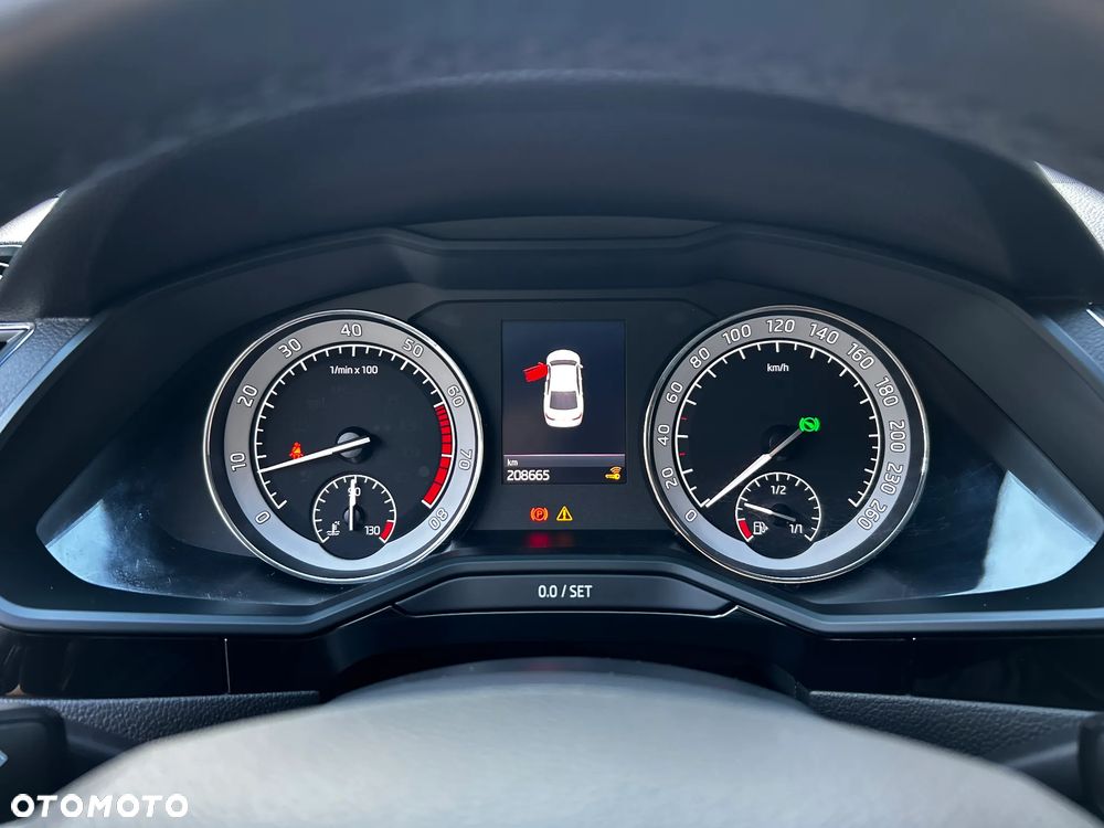 Skoda Superb 1.8 TSI DSG L&K - 26