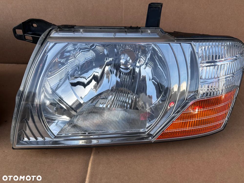 MITSUBISHI PAJERO LAMPA REFLEKTOR PRZÓD PRZEDNIA PRAWA LEWA - 5