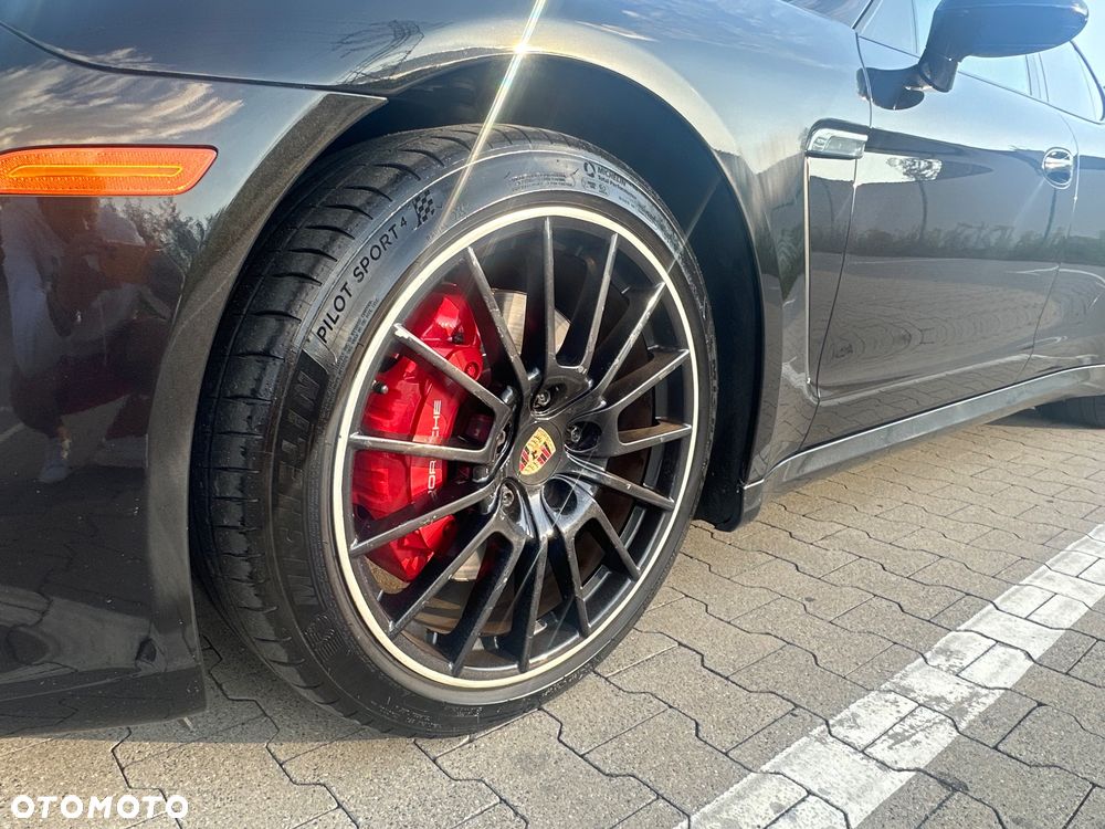 Porsche Panamera PDK Platinum Edition - 24