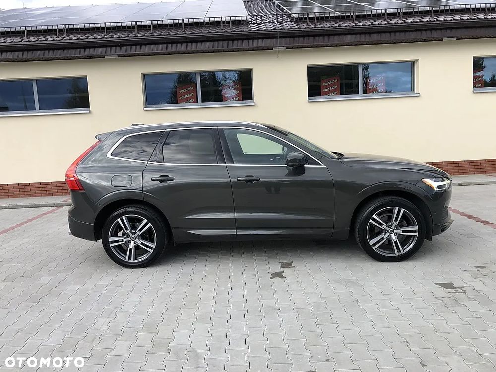 Volvo XC 60 T5 AWD Momentum Pro - 4
