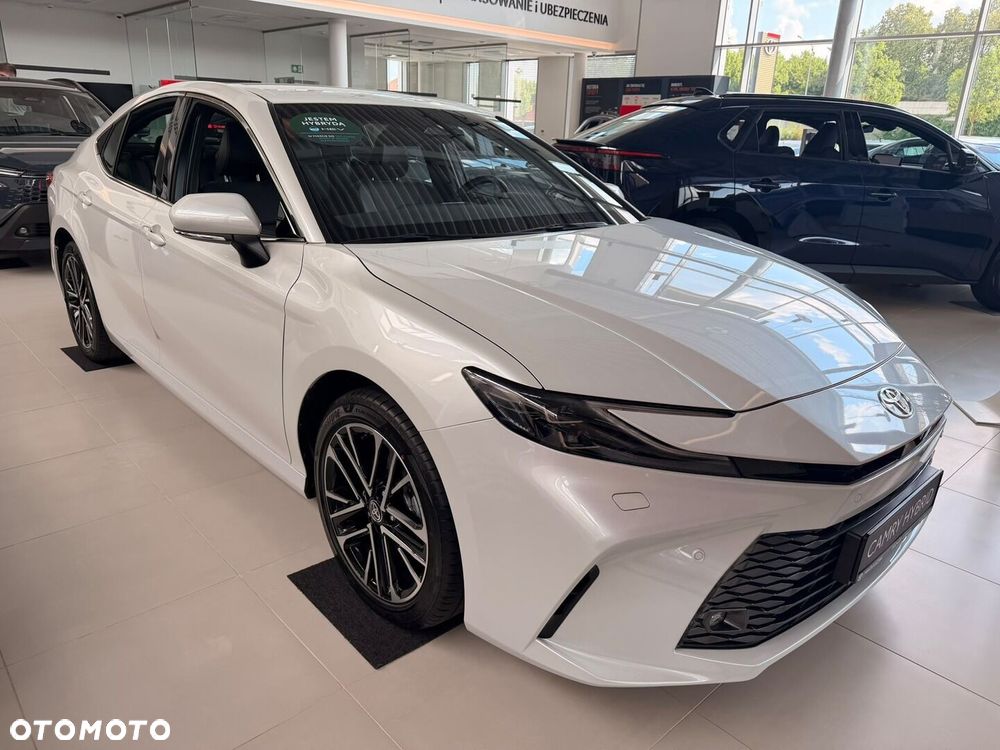 Toyota Camry - 3
