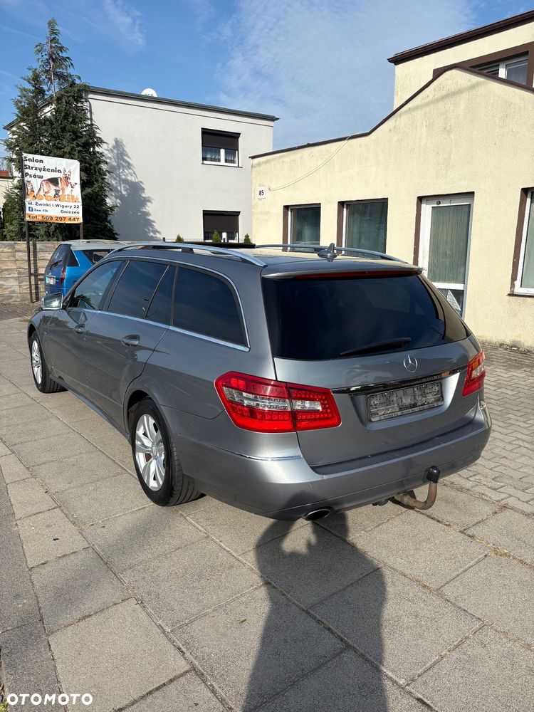 Mercedes-Benz E-Class 2010 photo 3