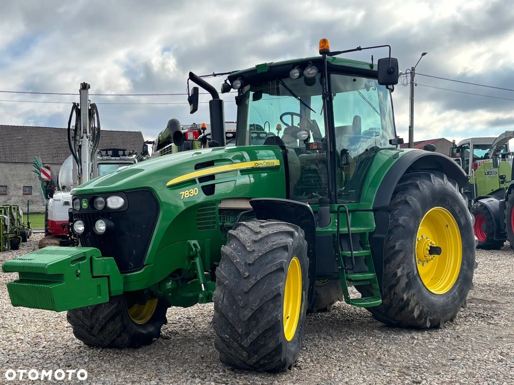 John Deere 7830 - 9