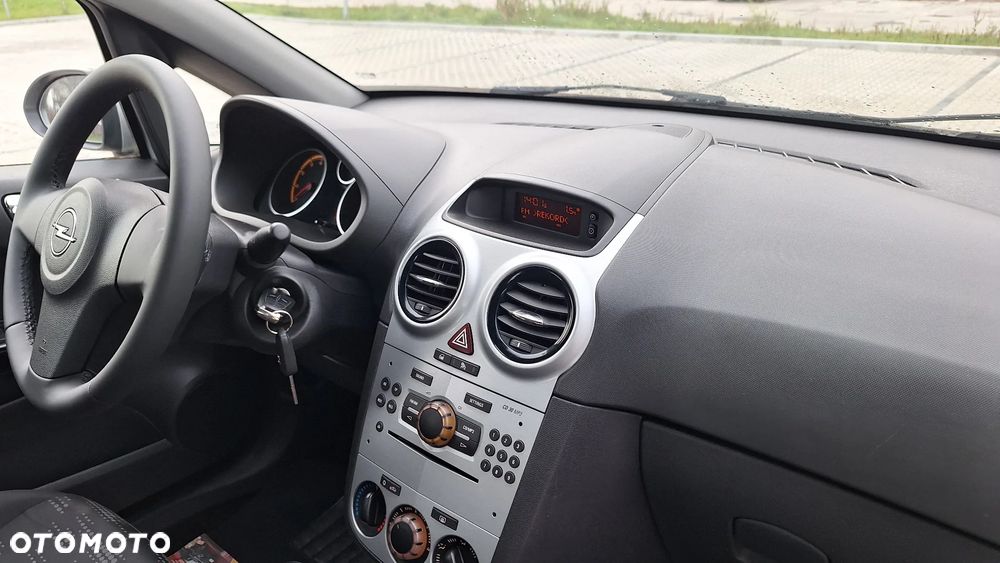 Opel Corsa 1.4 16V Energy - 19