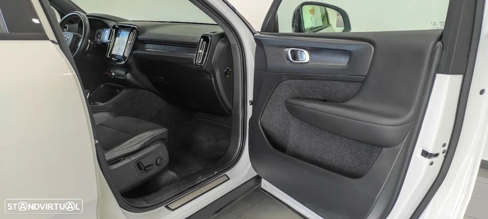 Volvo XC 40 2.0 D3 R-Design Geartronic - 21