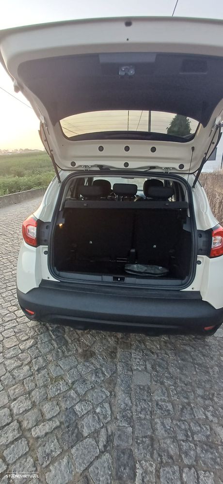 Renault Captur 1.5 dCi Exclusive EDC - 4