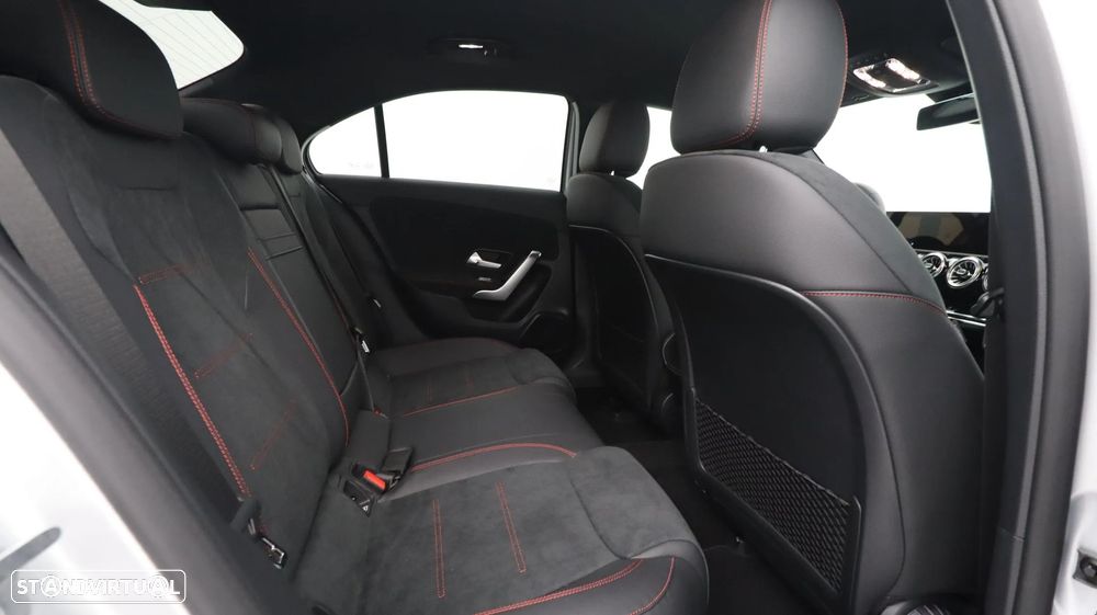 Mercedes-Benz A 200 Limousine d AMG Line Aut. - 24